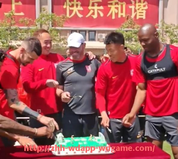 问鼎娱乐官网-详解篮球比赛中快速传球战术的实施条件及成功因素